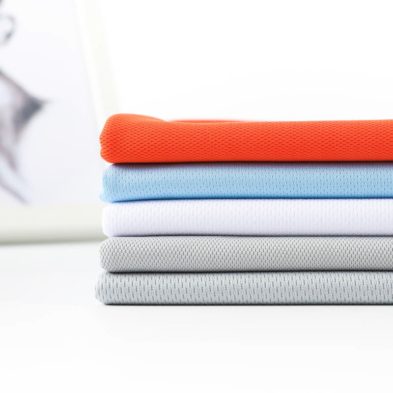 Sekundární utěrka z ptačí perspektivy vhodná na sportovní oblečení a reklamní košile Sekundární utěrka z ptačí perspektivy vhodná na sportovní oblečení a reklamní košile