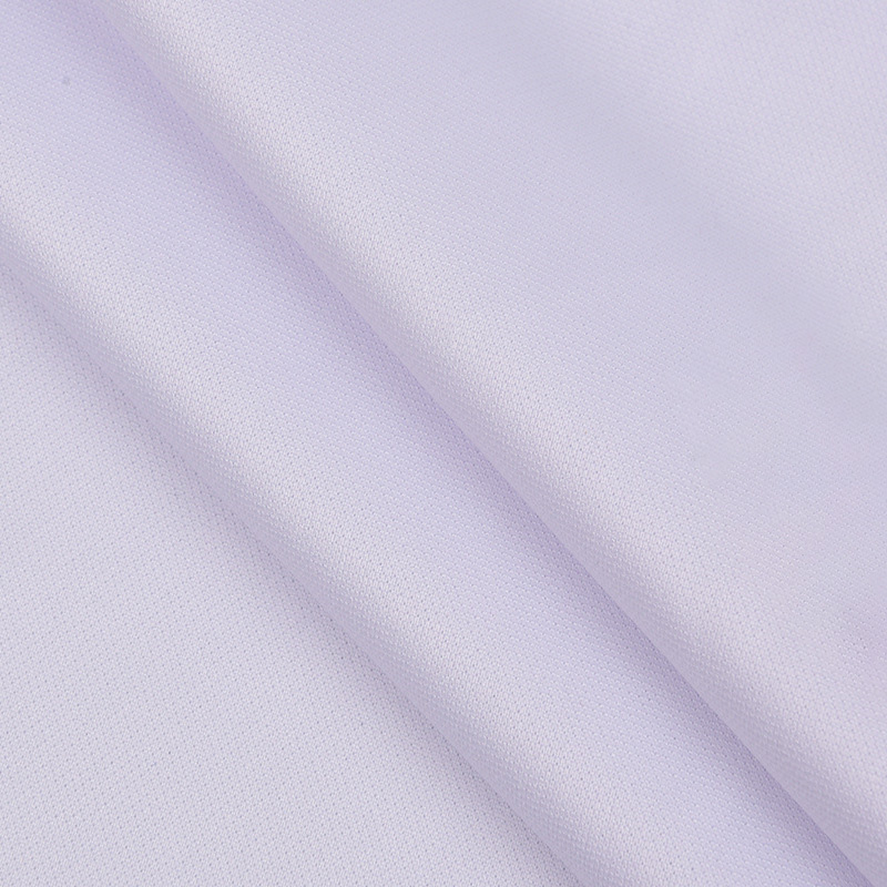 Prodyšná třísměrná tkanina z příze