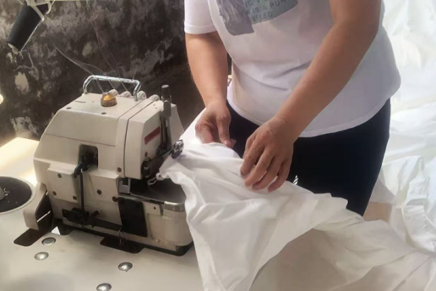 Barvířská výroba - oblast hlavy pro šití šedé látky